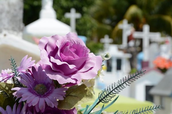 Corona Extra Clavel Blanco | Flores de Funeral | Flores para Tanatorio