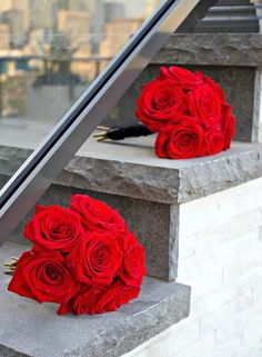 Ramo de 12 Rosas, Regalar Ramos de Rosas Rojas, Ramo para el Día de la Madre, Ramo para San Valentín, Enviar Rosas Rojas a Domicilio